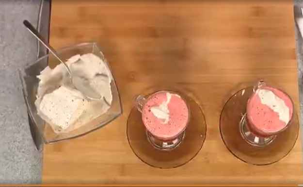 Коктейль с ежевикой и лавандой
