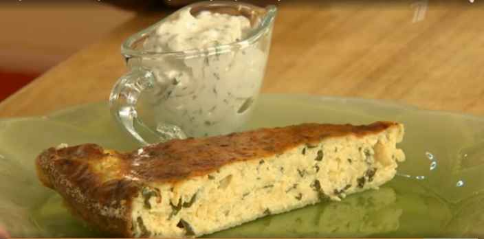 Творожная запеканка с сыром и зеленью