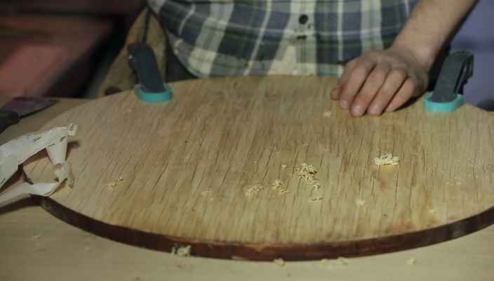 Как снять лакокрасочное покрытие с мебели