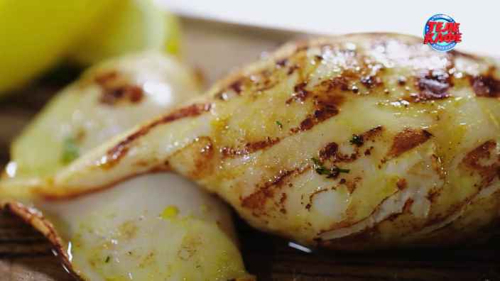 Кальмар, фаршированный муссом из лосося