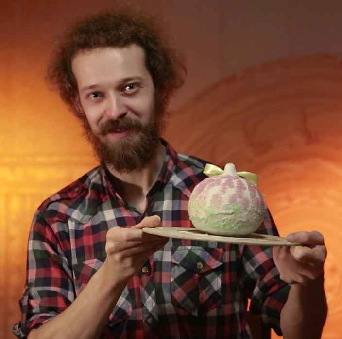 Новогодний шарик из глины