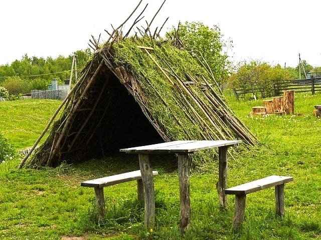 Строим шалаш на даче