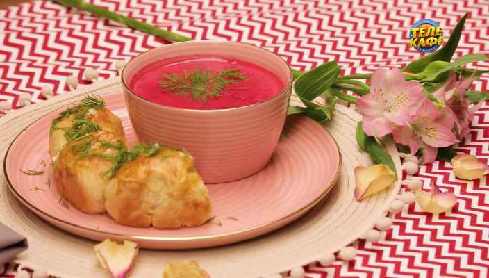 Борщ по-польски с пампушками