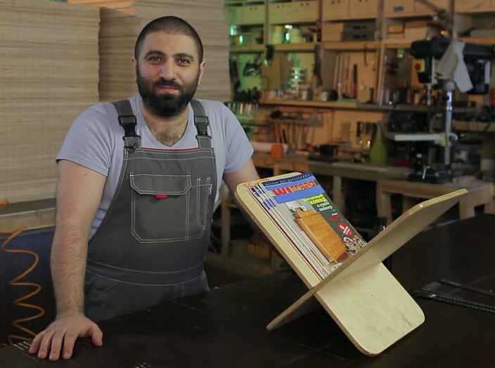 Как сделать подставку для журналов из фанеры
