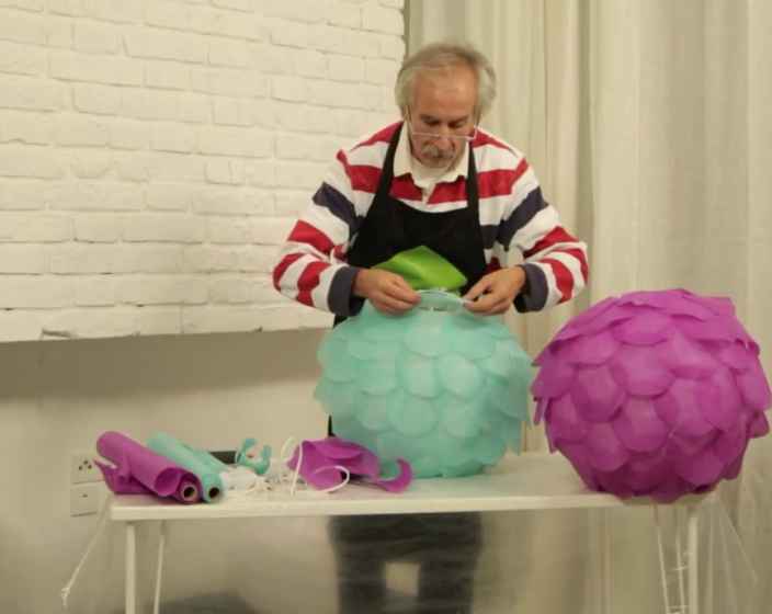 Как декорировать бумажный светильник
