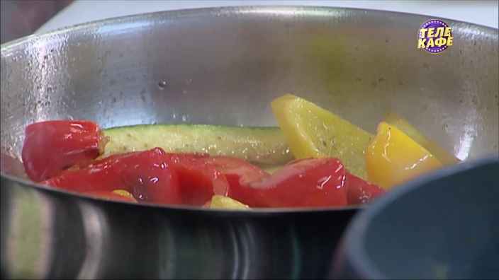Соте из болгарского перца и цукини