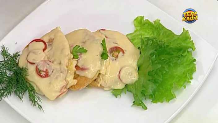 Яичные тосты с сыром и томатами