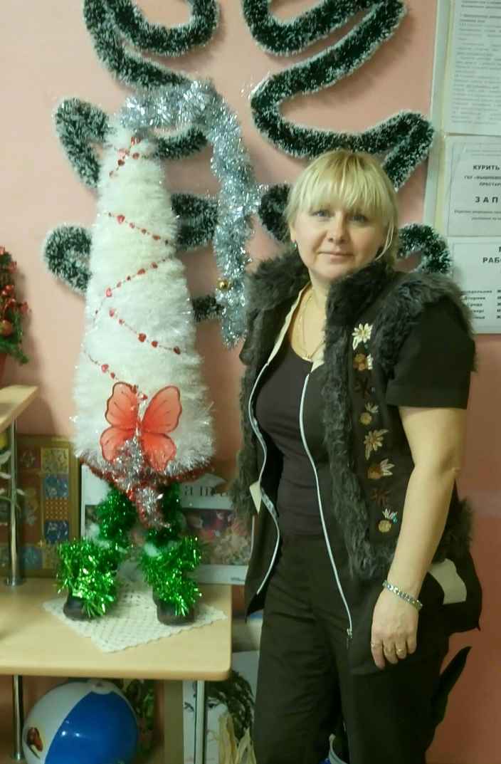 Новогодняя ёлочка из мишуры 