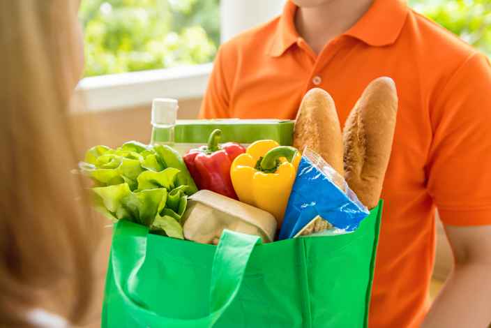 В Роскачестве рассказали, как не заразиться коронавирусом в продуктовом магазине