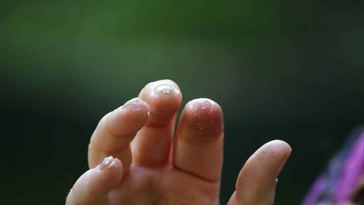 Избавляемся от земли под ногтями